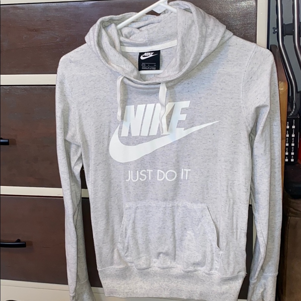 grey long sleeve Nike hoodie